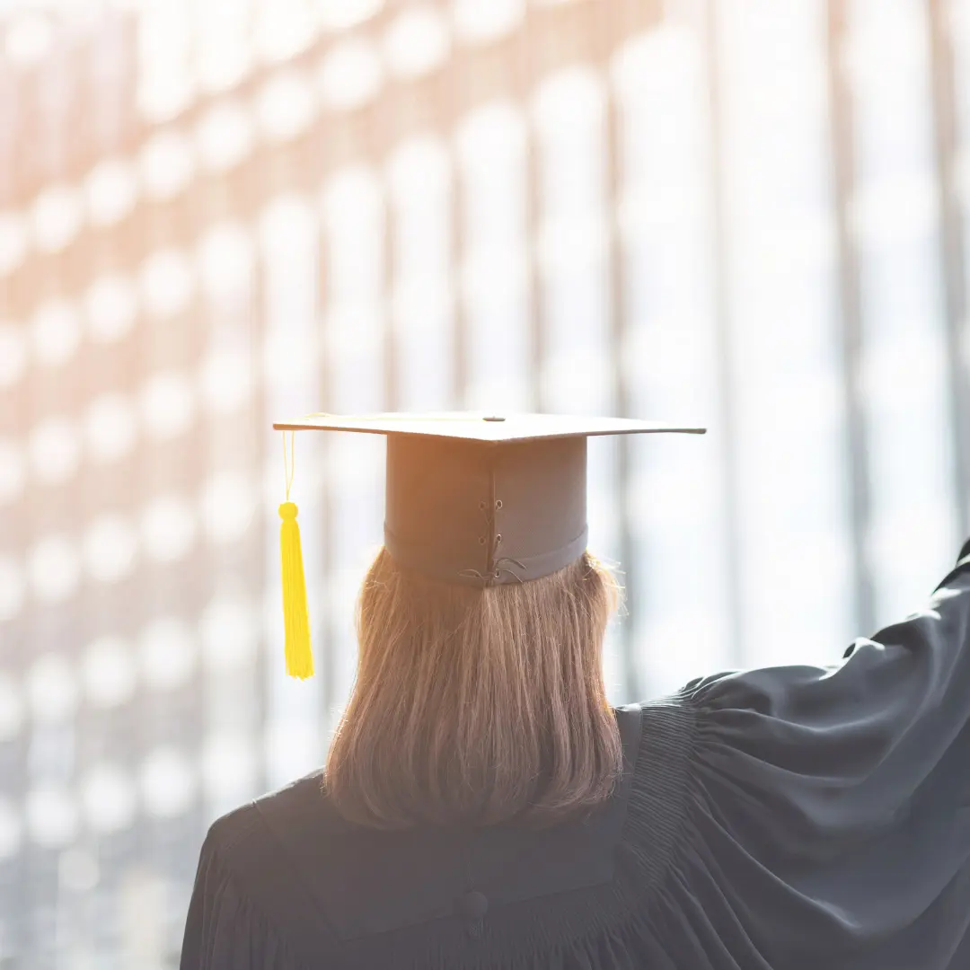 Une diplômé d'une formation certifiante.